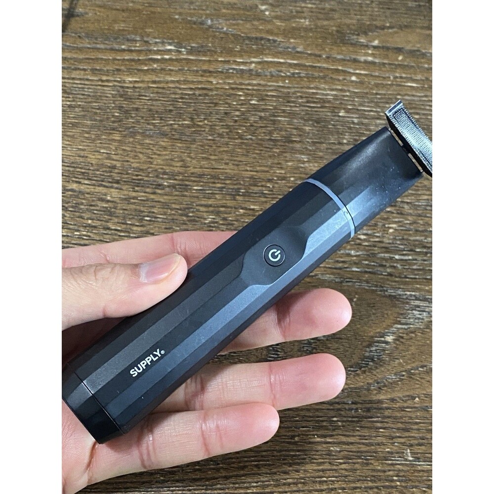 Supply Electric Beard & Body Trimmer *turns On And Works But Needs Charger*